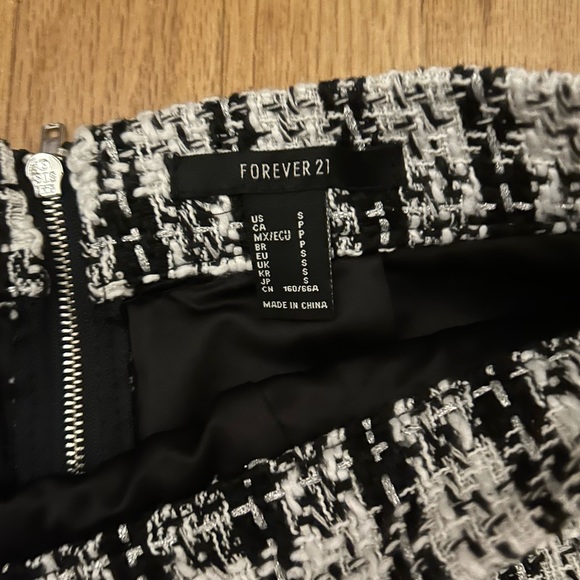 Black & White Tweed Mini Skirt - Picture 5 of 7